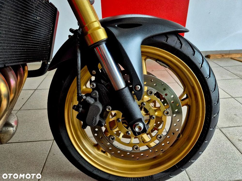 Honda Hornet - 4