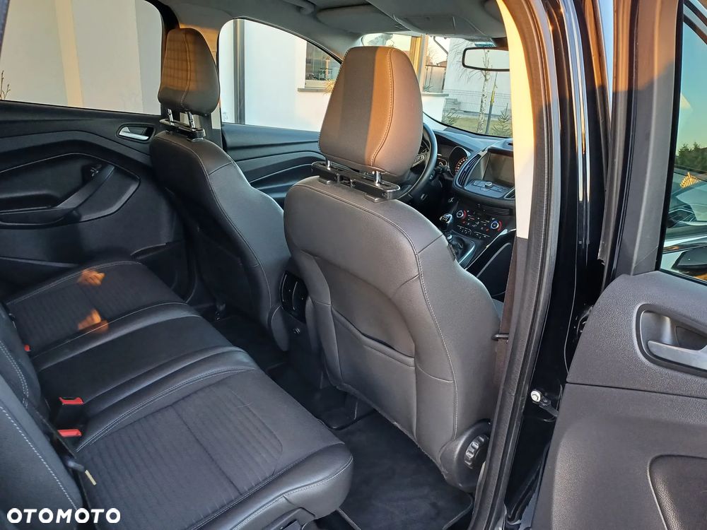Ford Kuga - 10