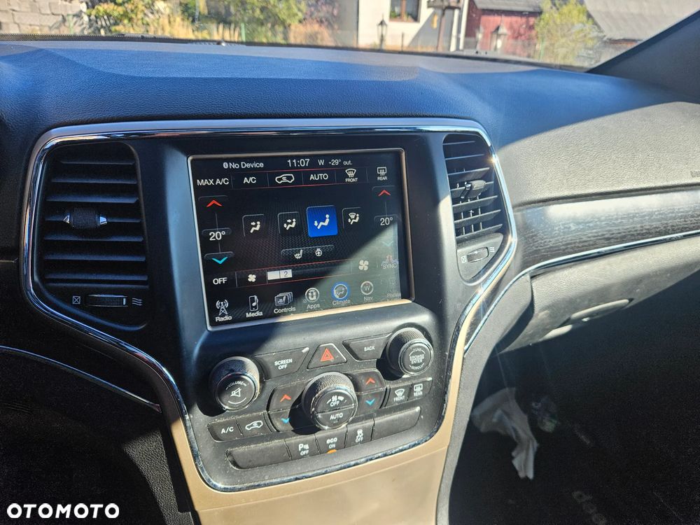 Jeep Grand Cherokee - 25