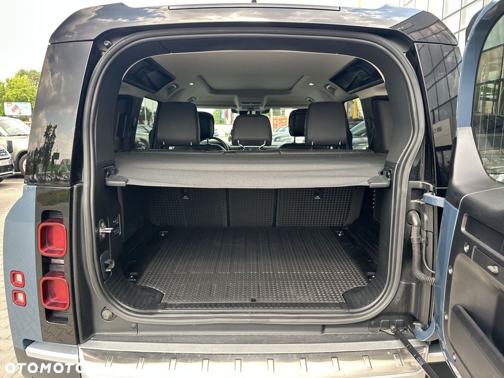 Land Rover Defender - 22