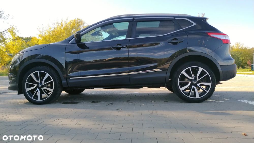 Nissan Qashqai 1.6 dCi Xtronic TEKNA+ - 24