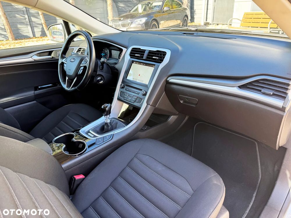Ford Mondeo - 37