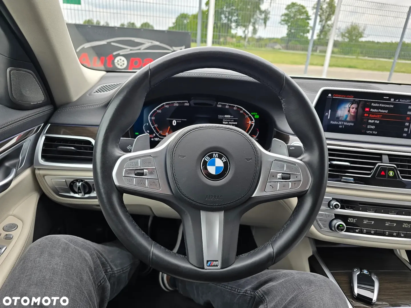 BMW Seria 7 750i xDrive sport - 39