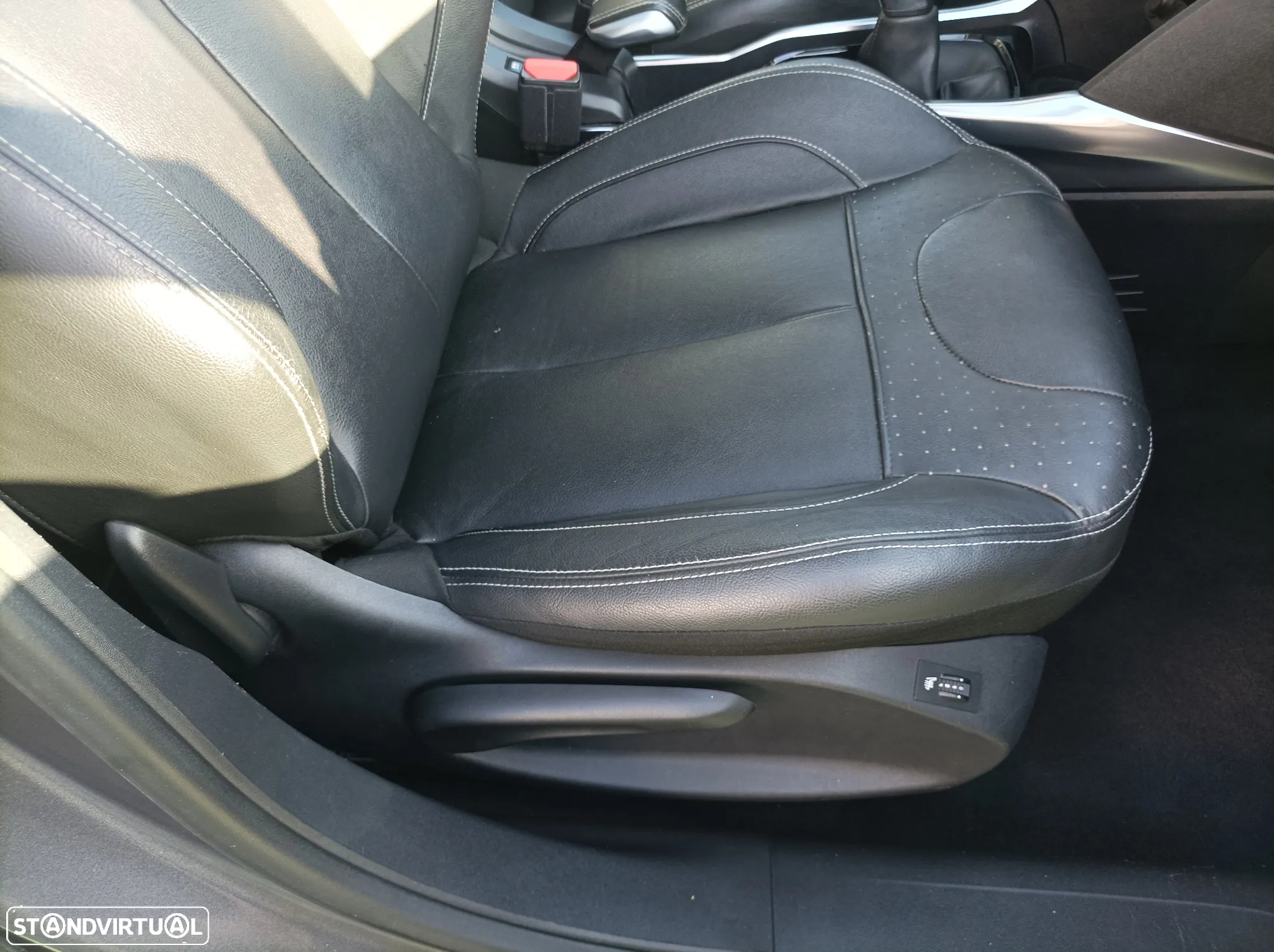 Peugeot 2008 1.6 VTi Allure - 30