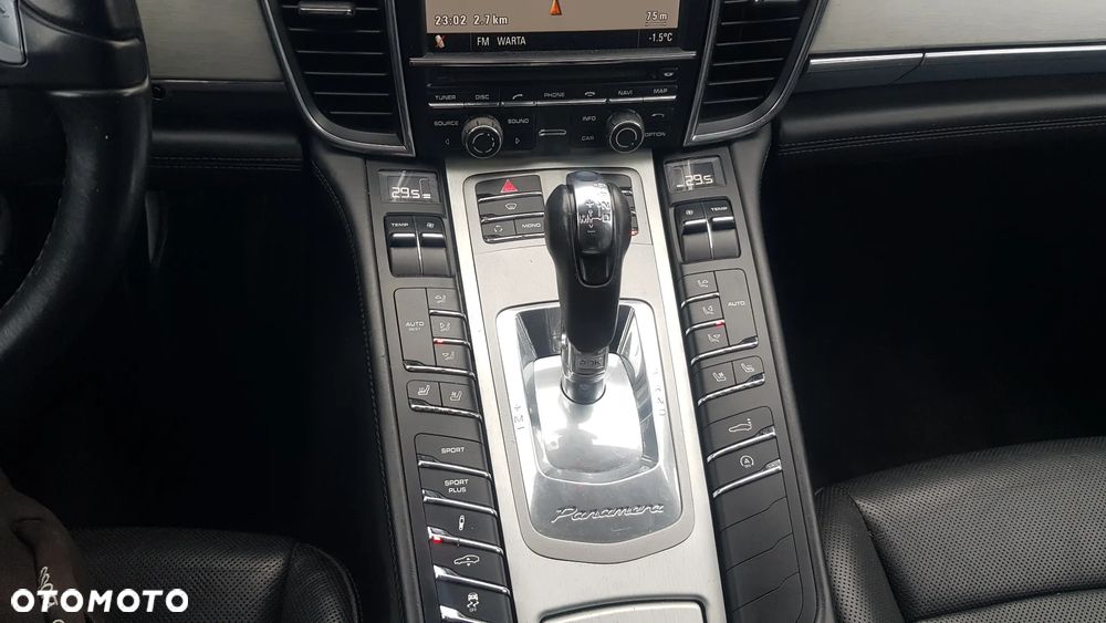 Porsche Panamera 4S PDK - 25