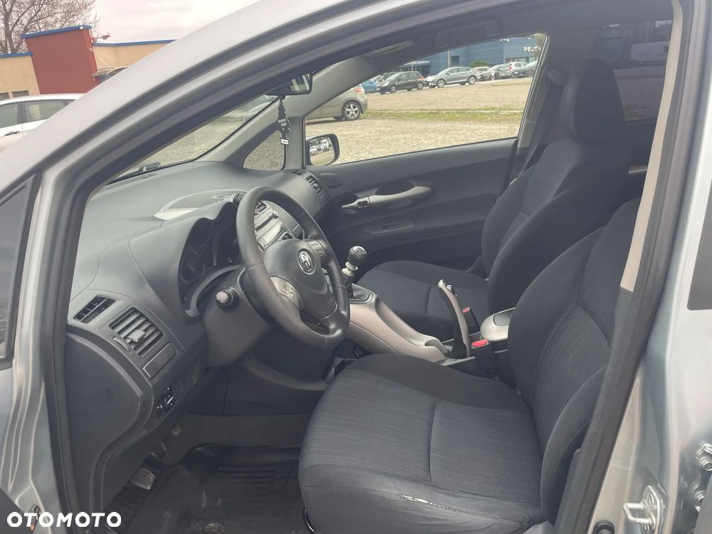 Toyota Auris 2.0 D-4D - 5