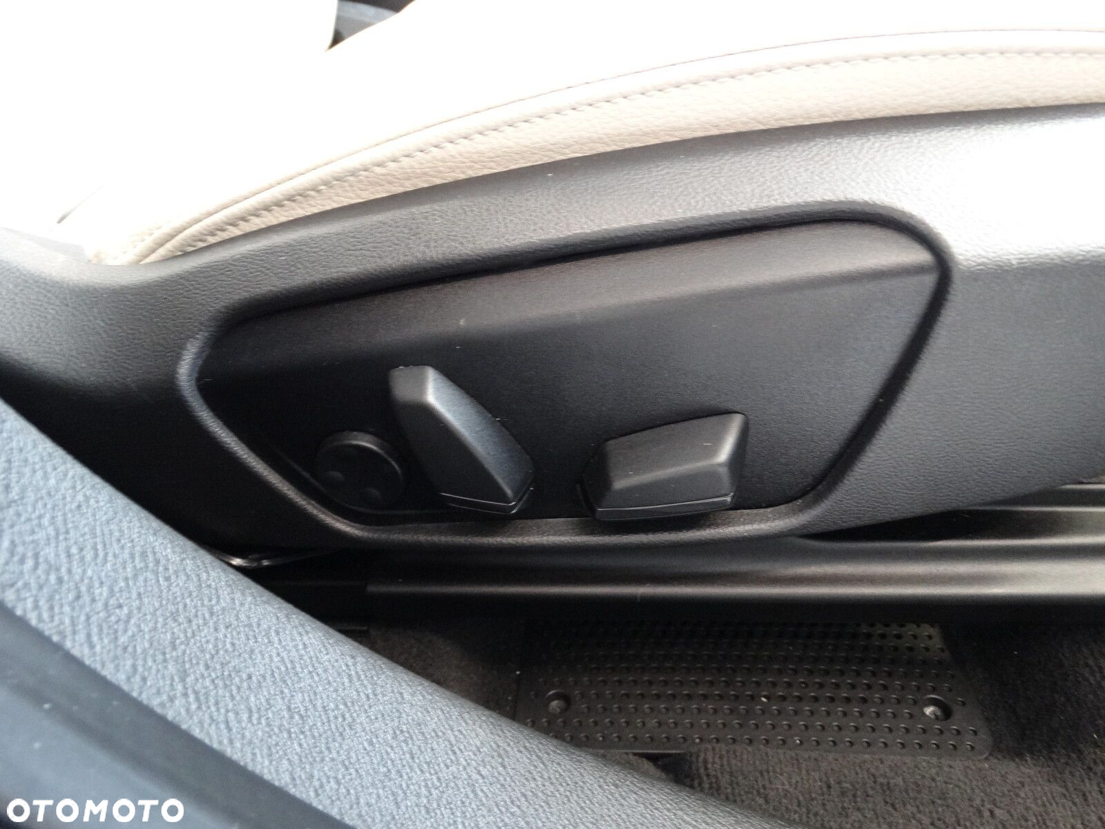 BMW X1 - 24