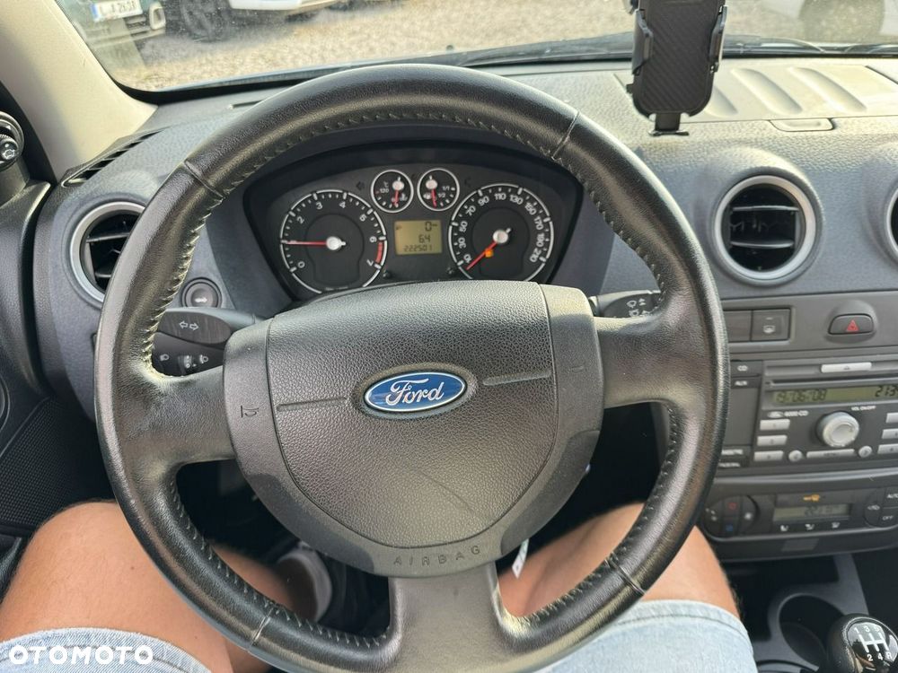 Ford Fusion - 24
