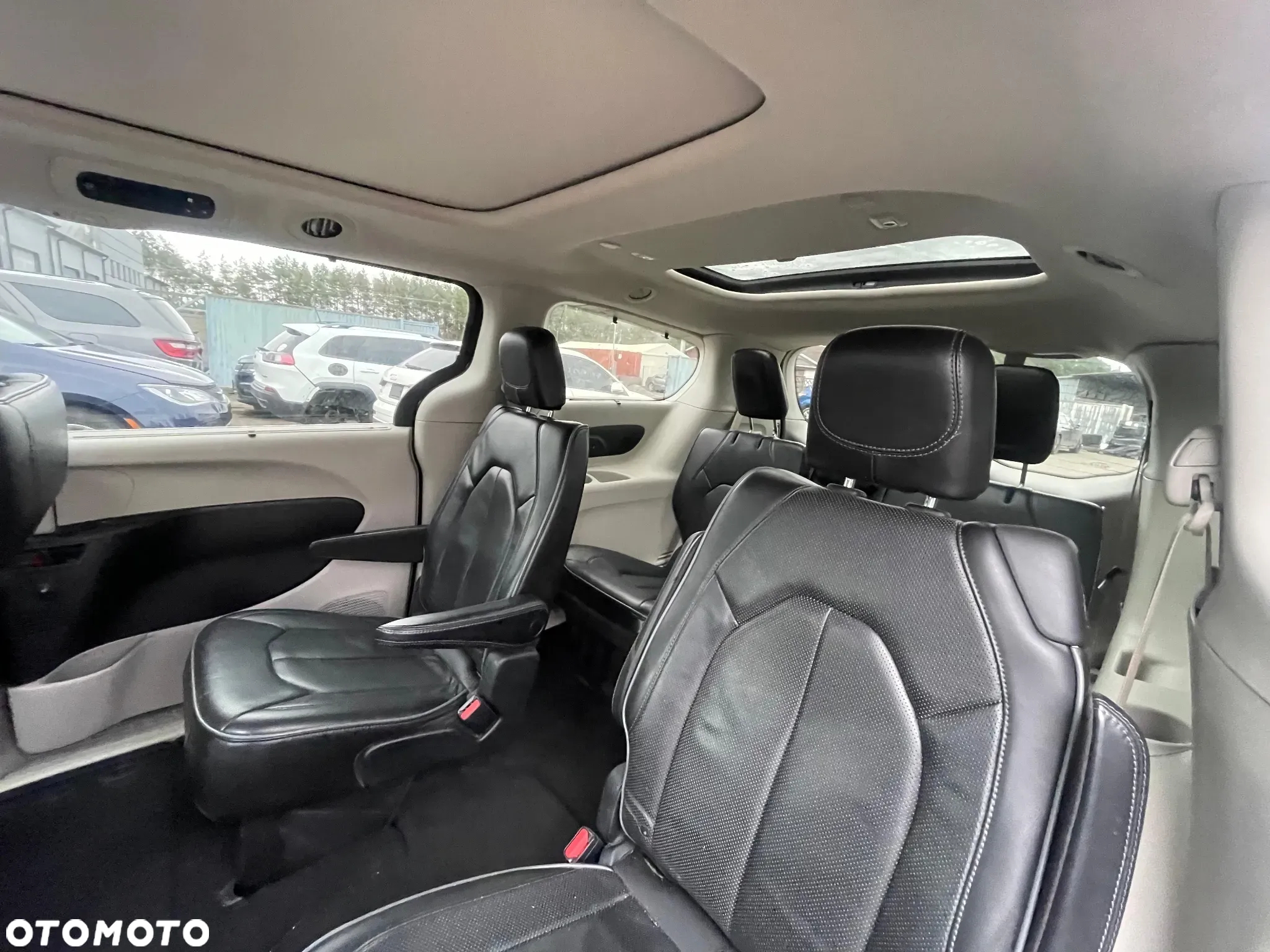 Chrysler Pacifica - 13