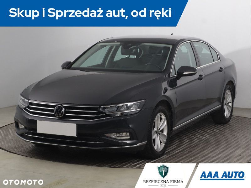Volkswagen Passat - 3