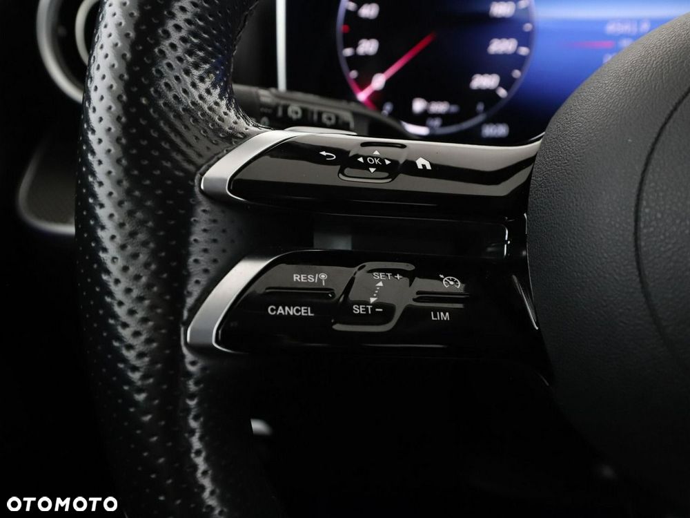 Mercedes-Benz Klasa C 220 d 4Matic 9G-TRONIC AMG Line - 33