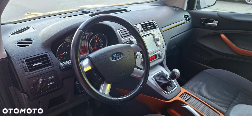 Ford Kuga 2.0 TDCi 2x4 Titanium - 28