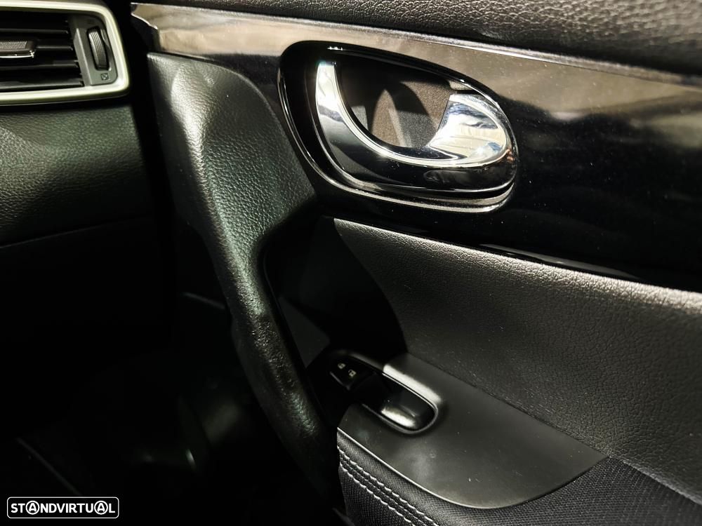 Nissan Qashqai 1.5 dCi N-Connecta Led - 37