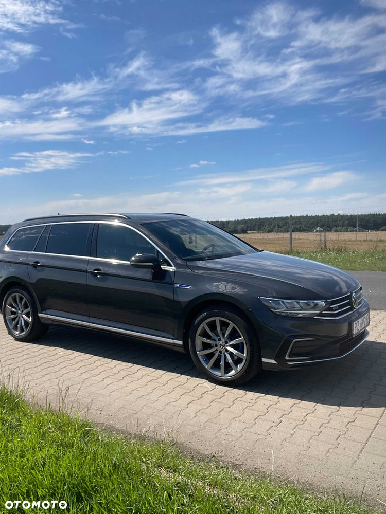 Volkswagen Passat - 2