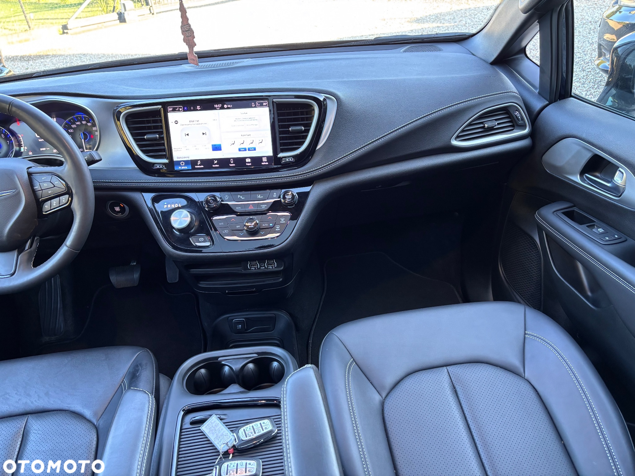 Chrysler Pacifica - 22