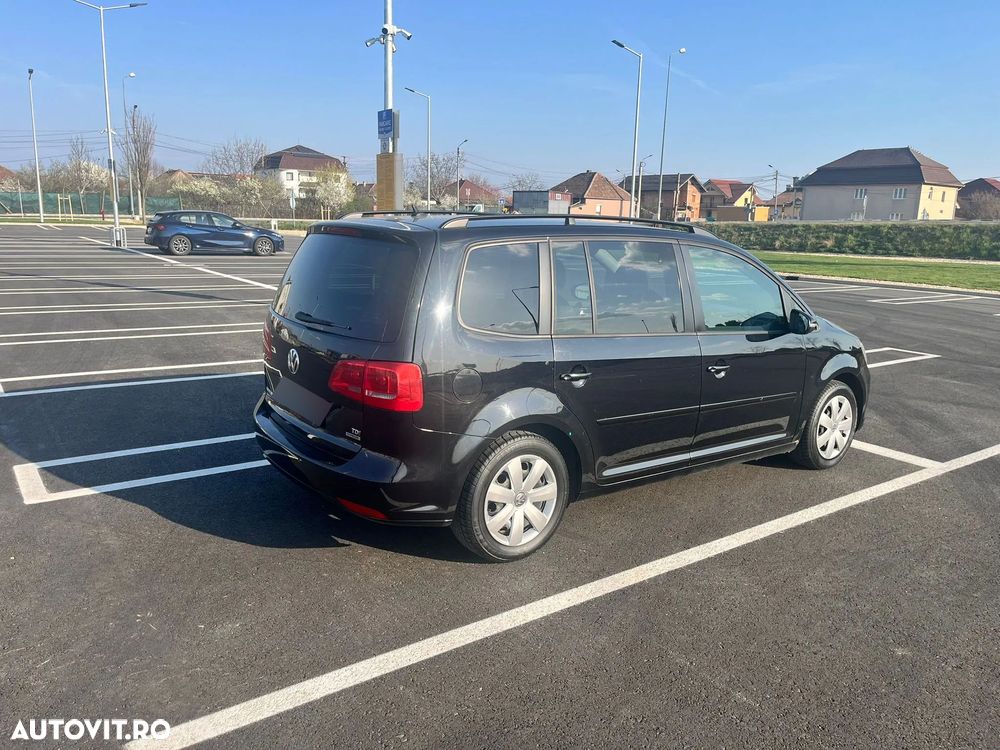 Volkswagen Touran - 6