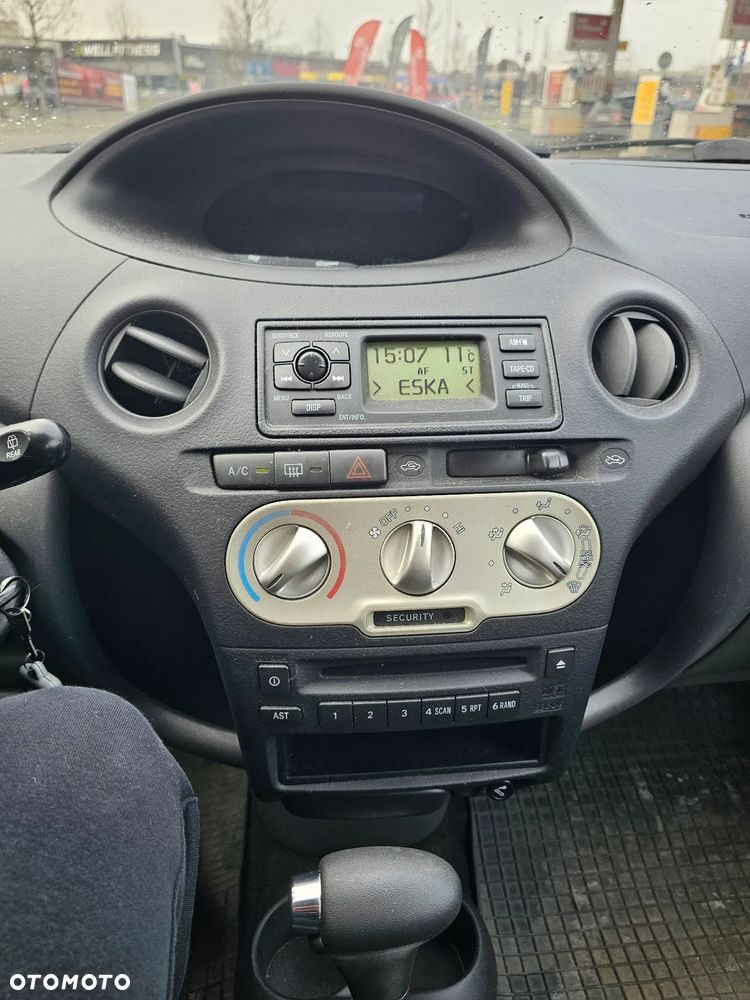 Toyota Yaris 1.3 Sol - 5