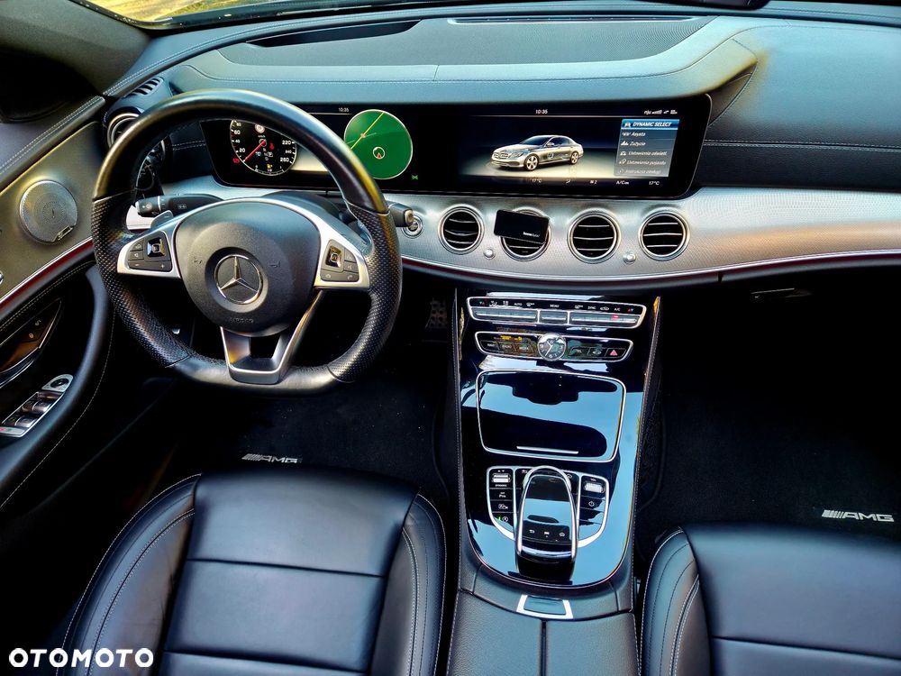 Mercedes-Benz Klasa E 200 4-Matic 9G-TRONIC - 23