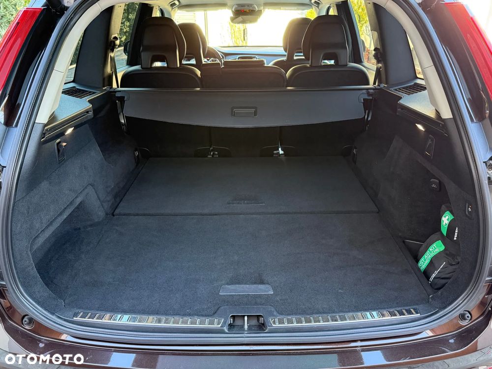 Volvo XC 90 B5 D AWD Momentum Pro - 20