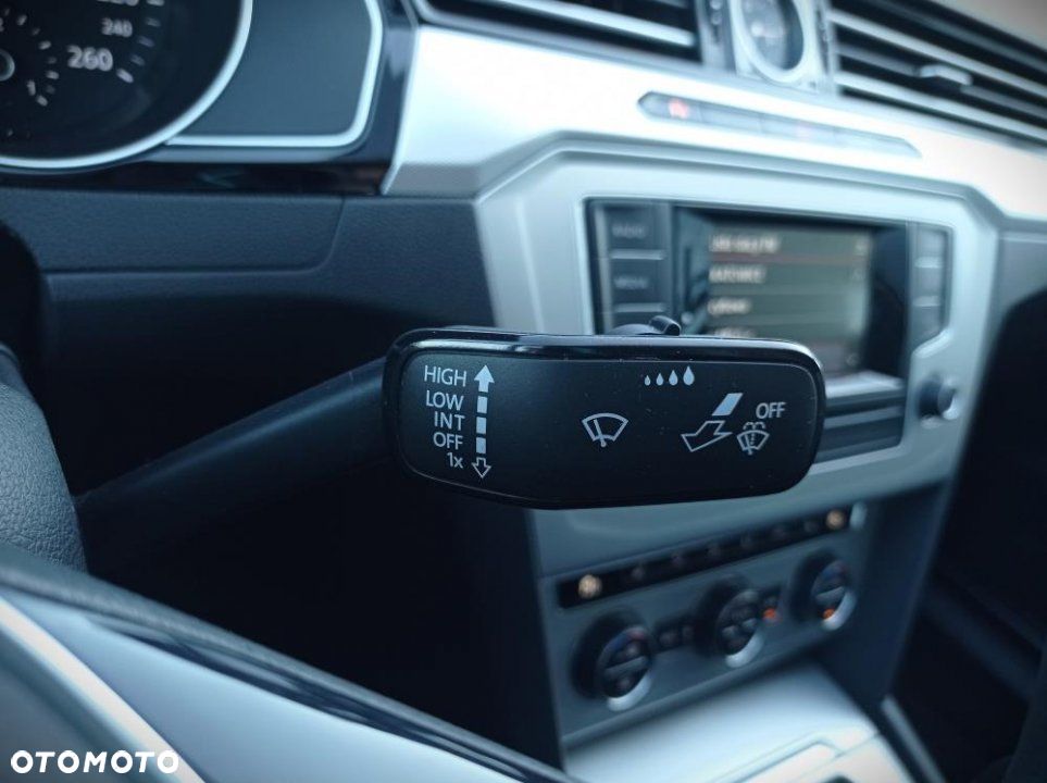 Volkswagen Passat - 21