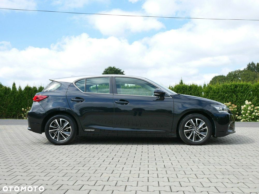 Lexus CT 200h - 9