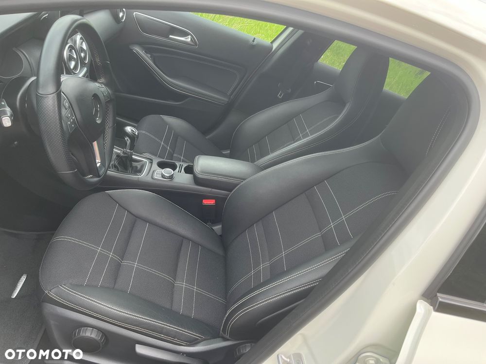 Mercedes-Benz Klasa A 180 Activity Edition - 14