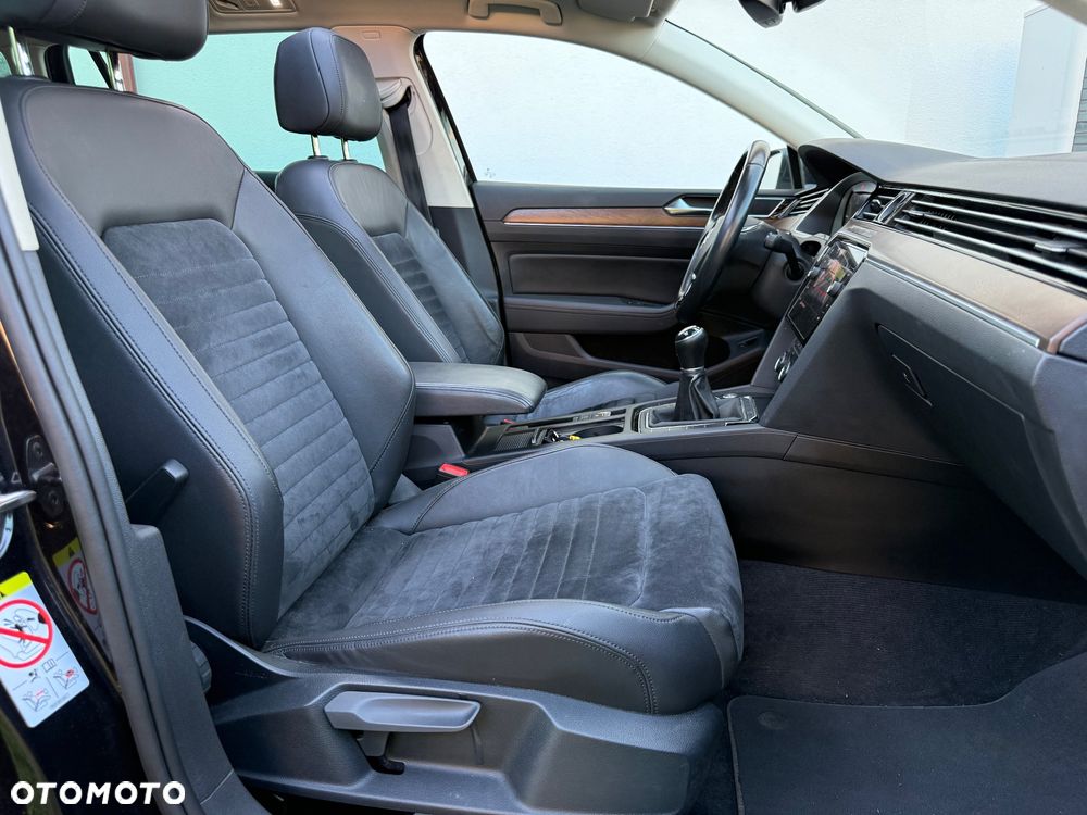 Volkswagen Passat Variant 2.0 TDI BMT Highline - 24