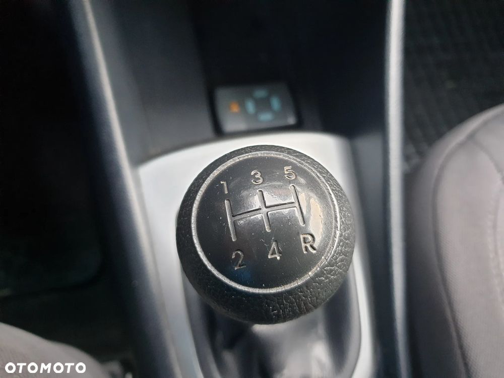 Kia Rio 1.2 L - 30