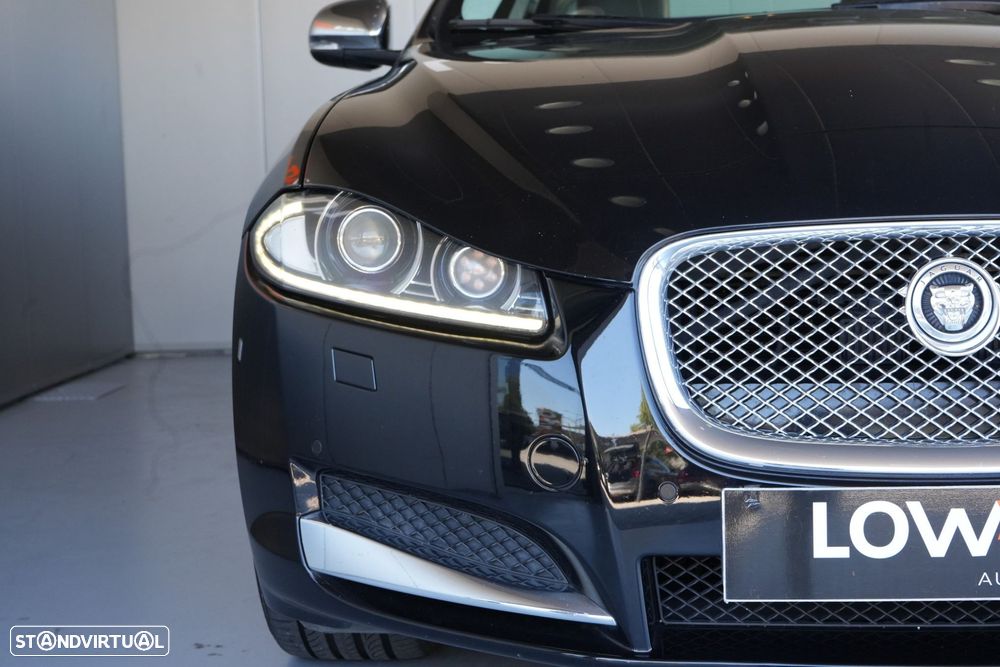 Jaguar XF 2.2 D Luxury - 25