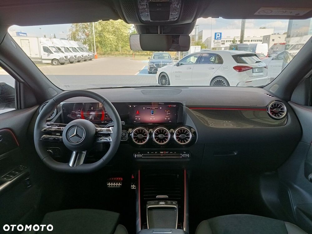 Mercedes-Benz GLA - 17