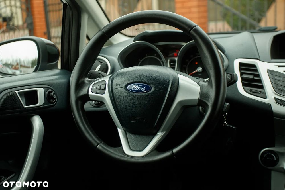 Ford Fiesta 1.25 Titanium X - 24