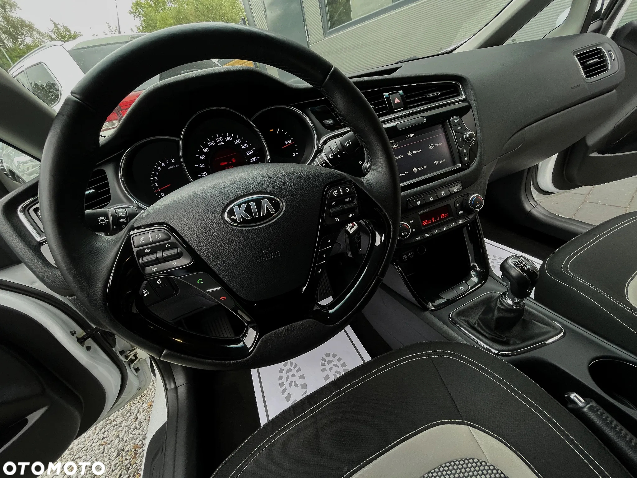 Kia Ceed 1.4 Attract - 27