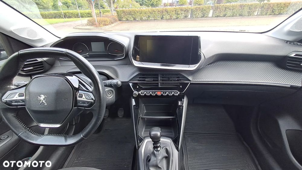 Peugeot 208 1.2 PureTech GPF Signature S&S - 17