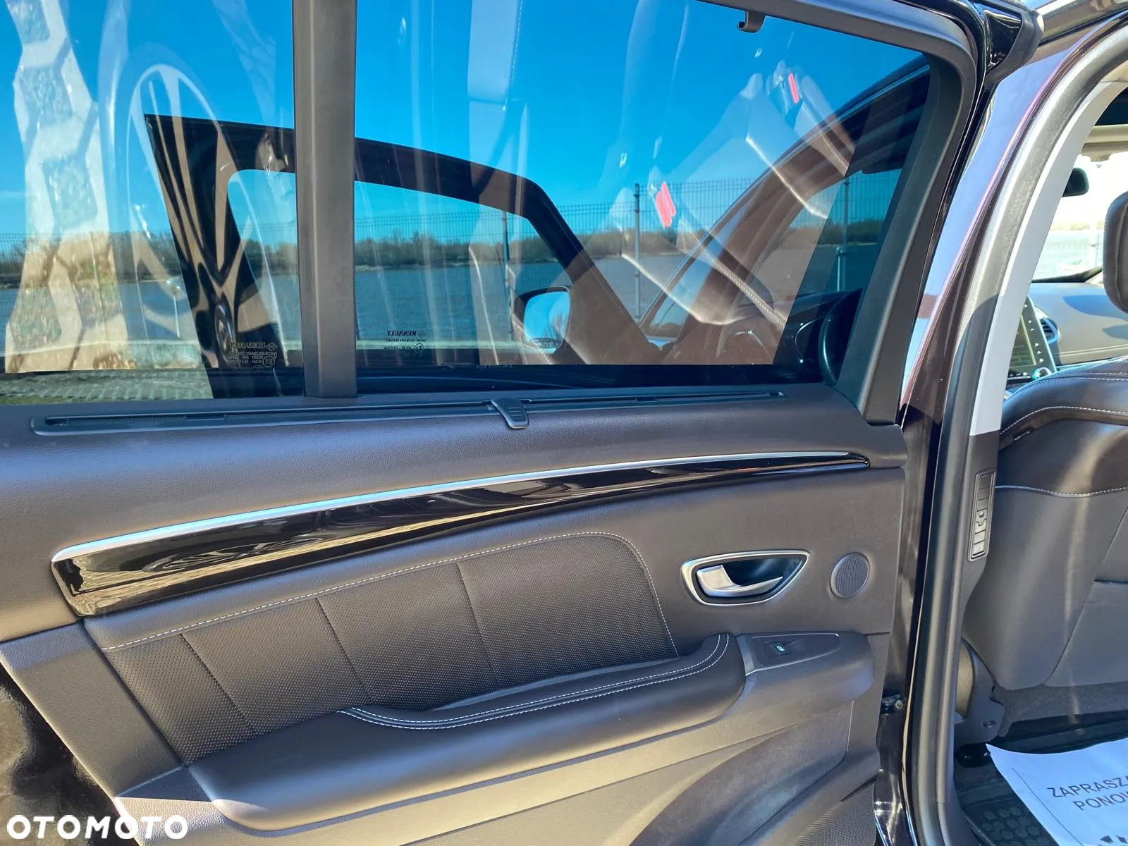 Renault Espace 1.6 dCi Energy Initiale Paris EDC - 17