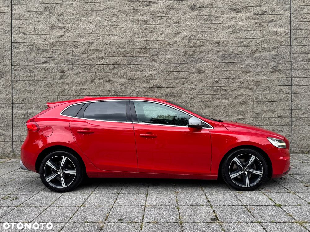 Volvo V40 T3 Drive-E R-Design Momentum - 25