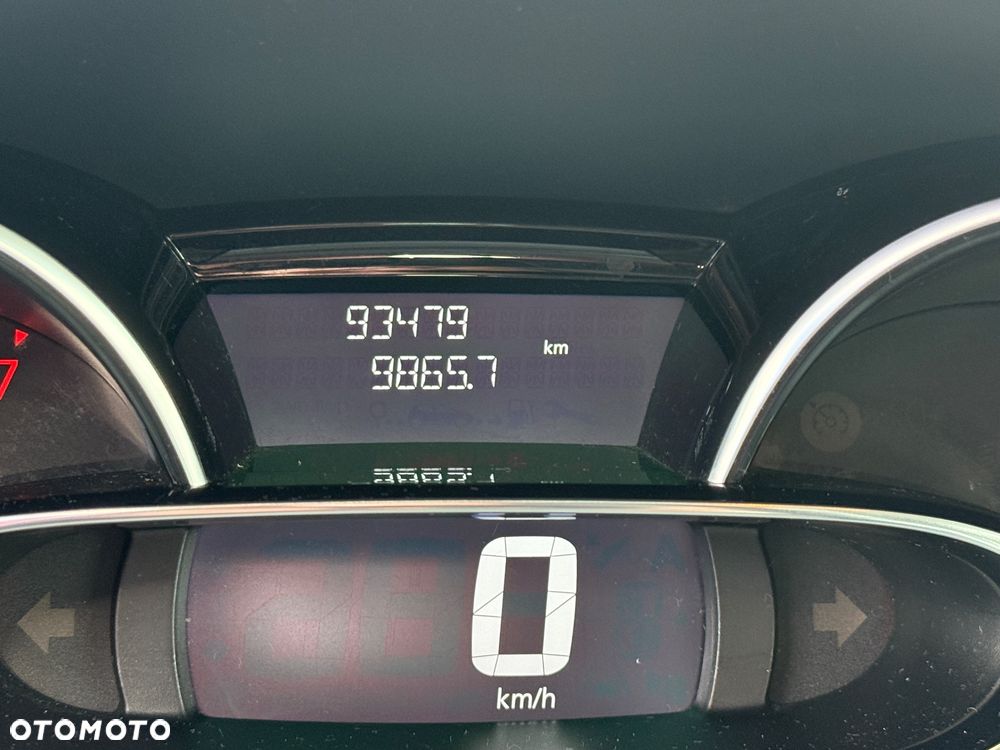 Renault Clio - 12