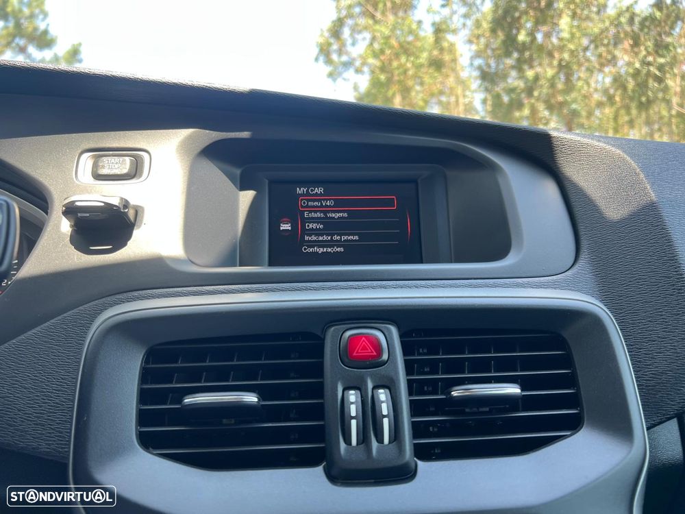 Volvo V40 2.0 D2 Momentum - 21