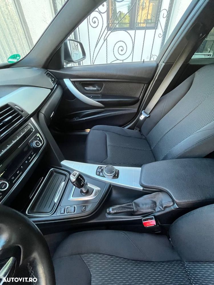 BMW Seria 3 320d Aut. Blue Performance Luxury Line - 4