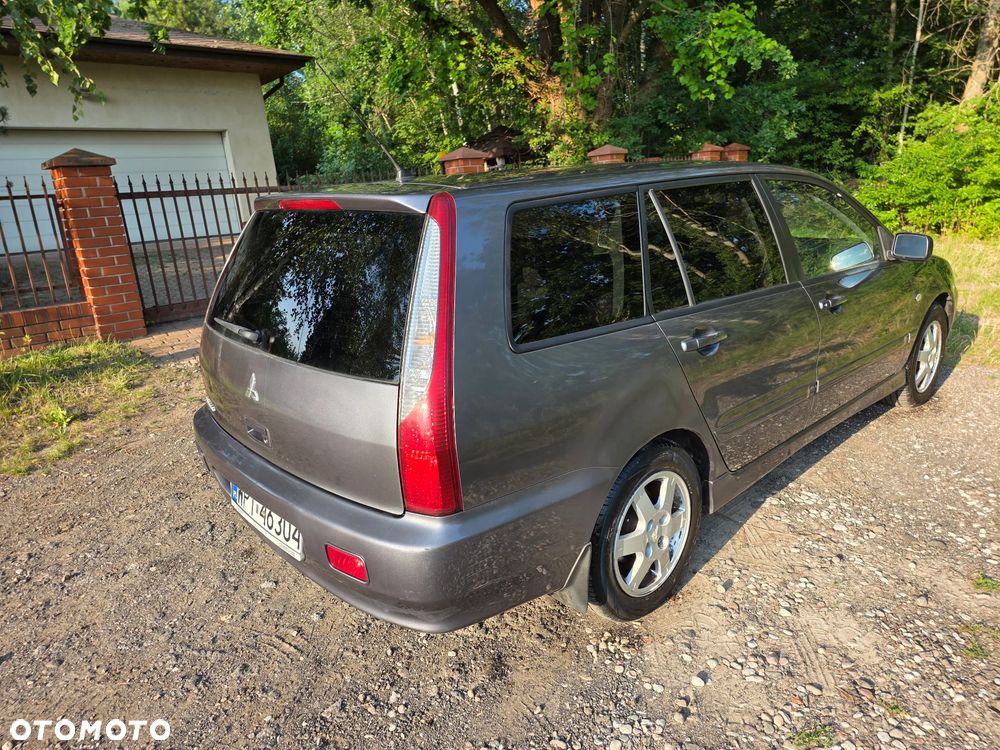 Mitsubishi Lancer 1.6 Invite - 2