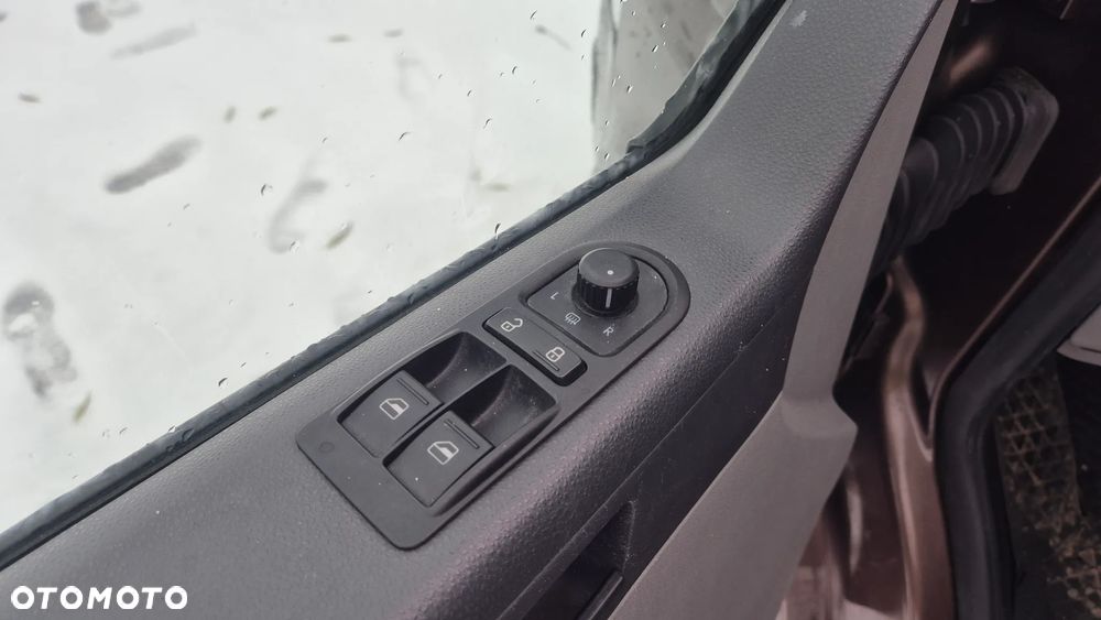 Volkswagen Transporter - 11