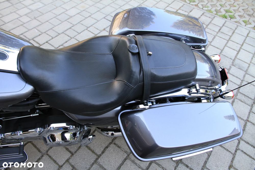 Harley-Davidson Touring Street Glide - 23