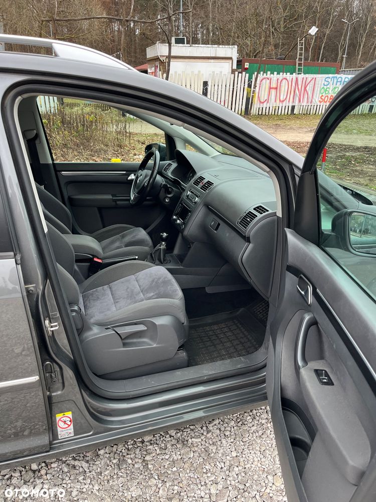 Volkswagen Touran 2.0 TDI Highline - 13