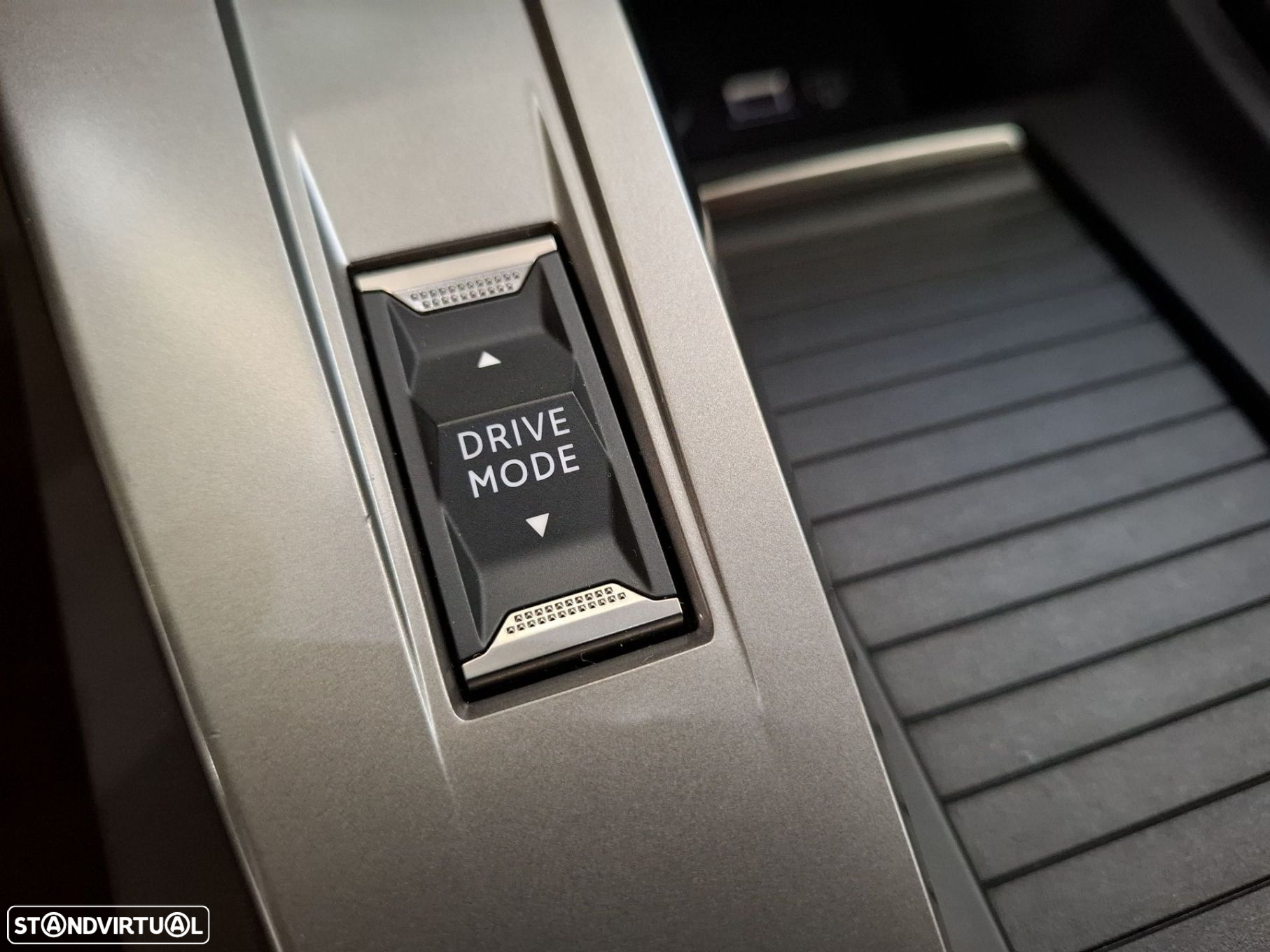 Peugeot e-308 54 kWh Allure - 23