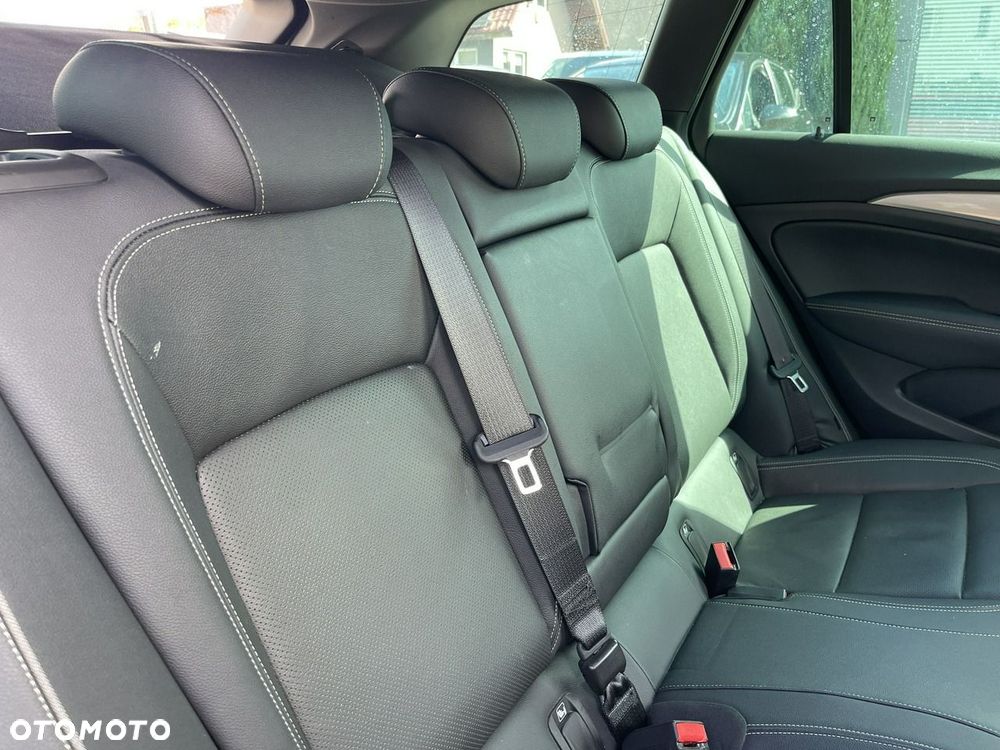 Opel Insignia 2.0 T 4x4 GSi S&S - 14