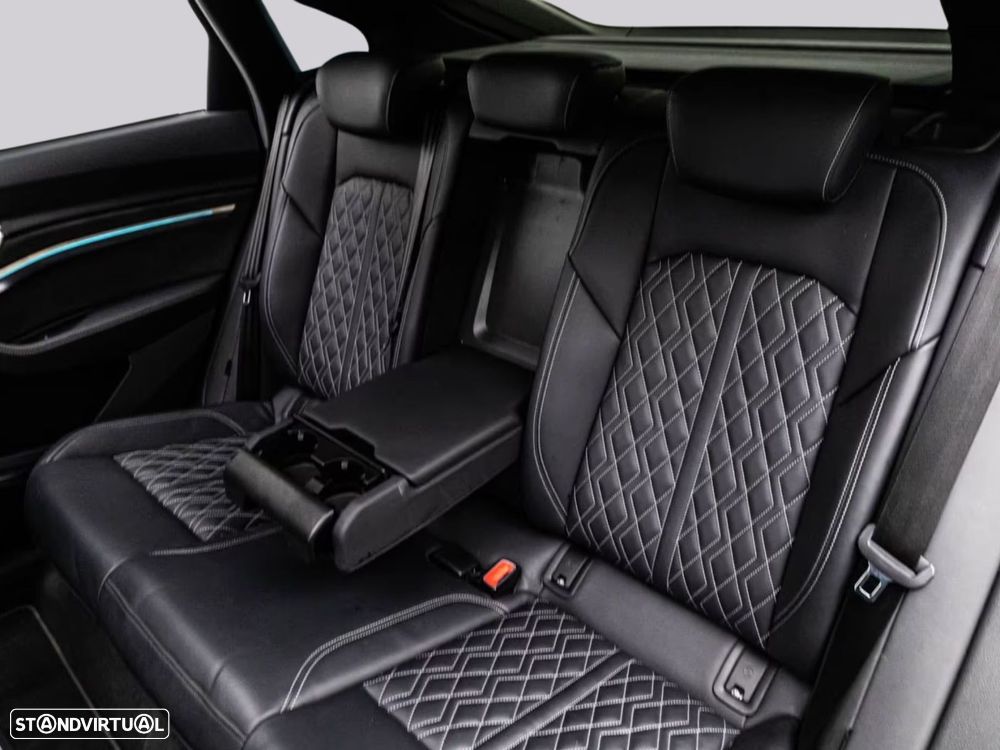 Audi e-tron Sportback - 16