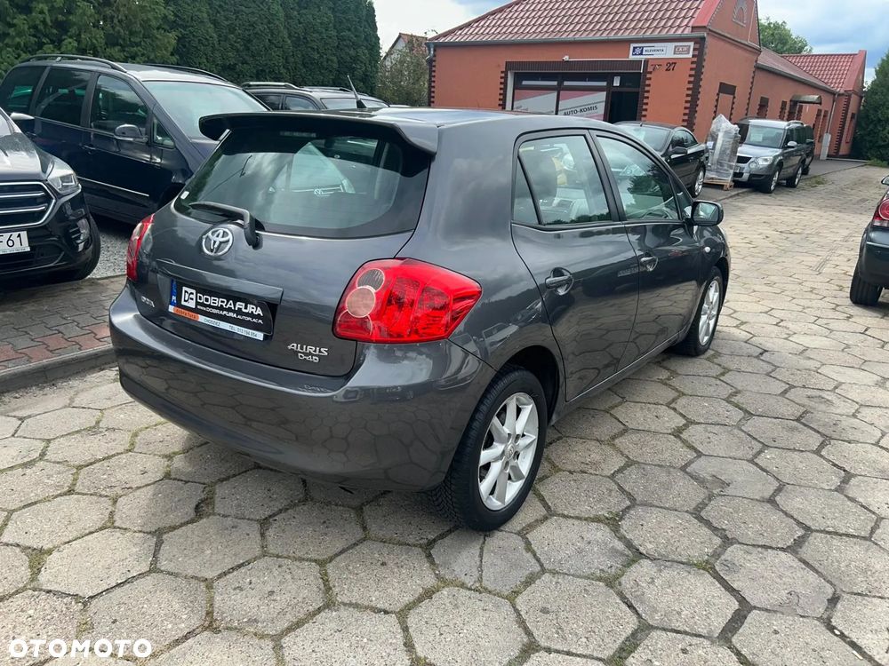 Toyota Auris 2.0 D-4D Executive - 3