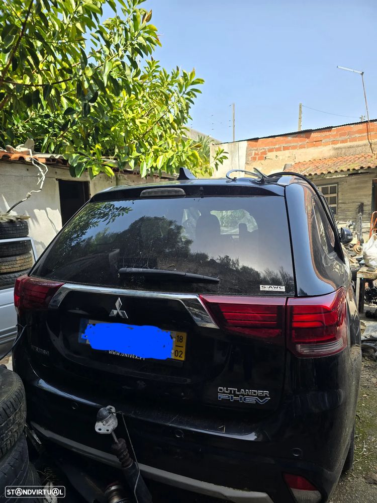 Mitsubishi Outlander  2018 - venda de peças usadas - 2
