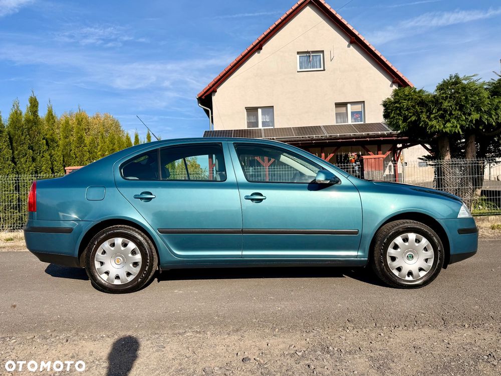 Skoda Octavia 1.6 Ambiente - 3