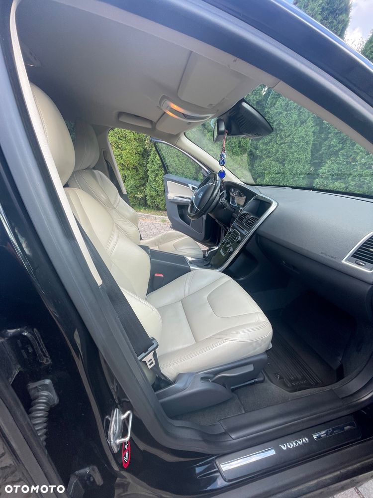 Volvo XC 60 D5 AWD Summum - 4