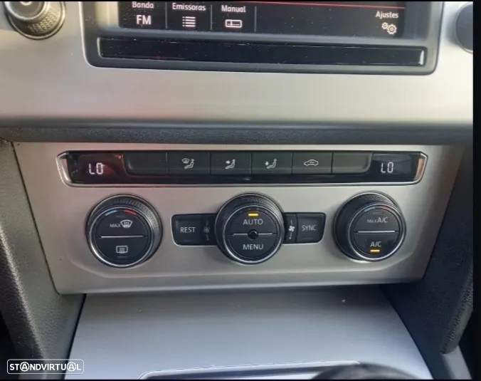 VW Passat Variant 2.0 TDi Confortline - 21